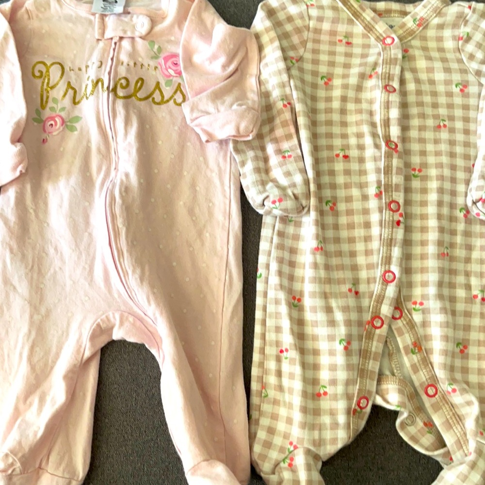 Baby girl Gerber newborn size onesie/Carter’s baby girl newborn size onesie